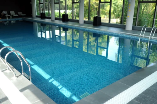 Che danno ha l'acqua della piscina al corpo umano?